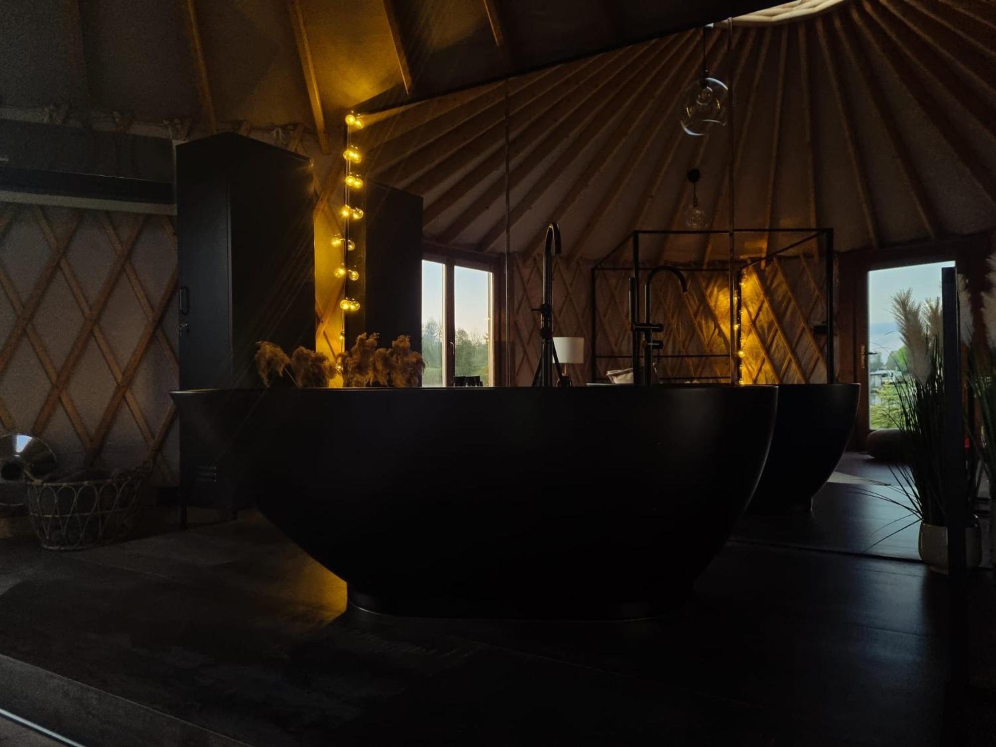Jurty Glamping Hotel Gostynin Exterior photo